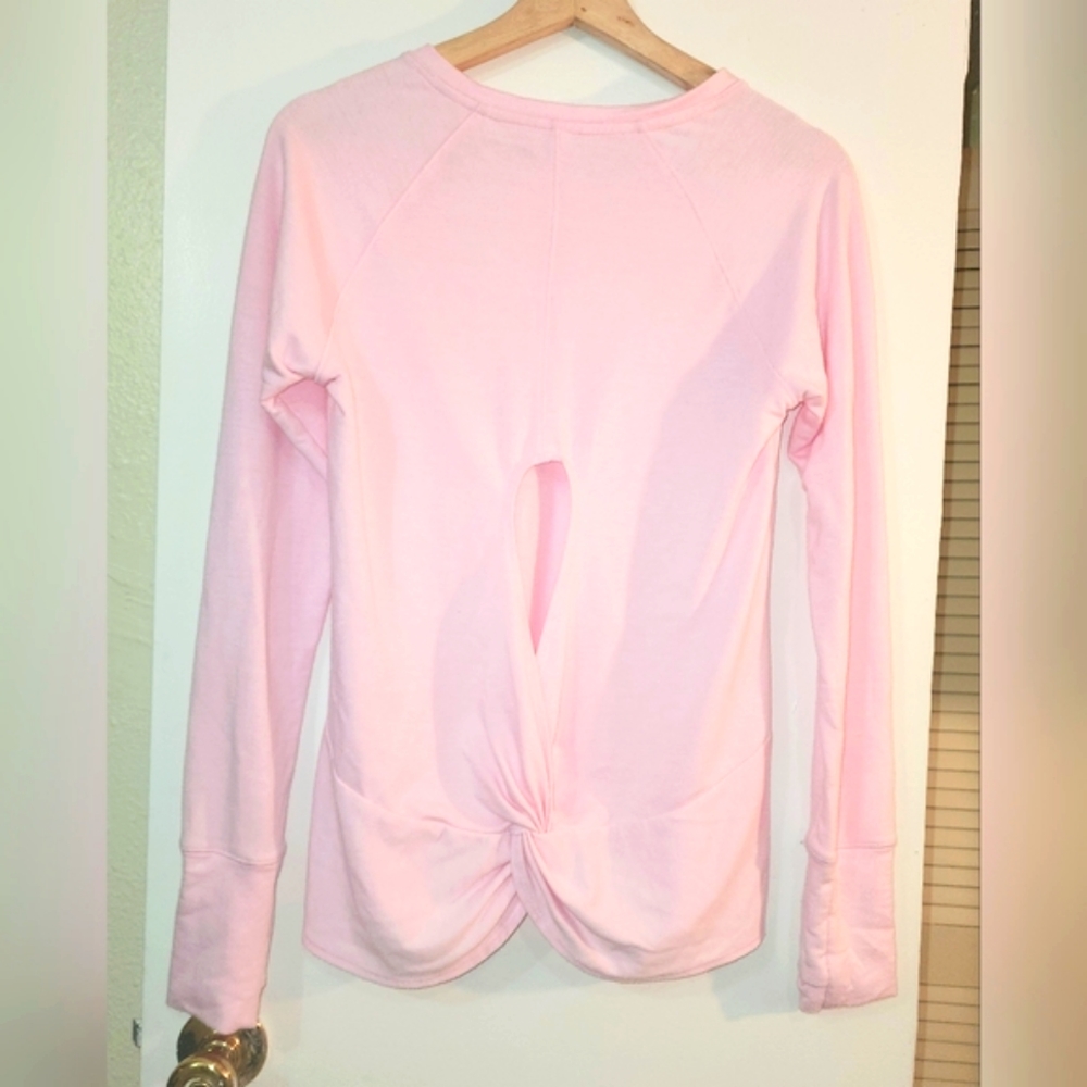 Cascade Sport sizeS Pastel Pink Long Sleeve w/ Thumb Hole and Cute Twisted Back.